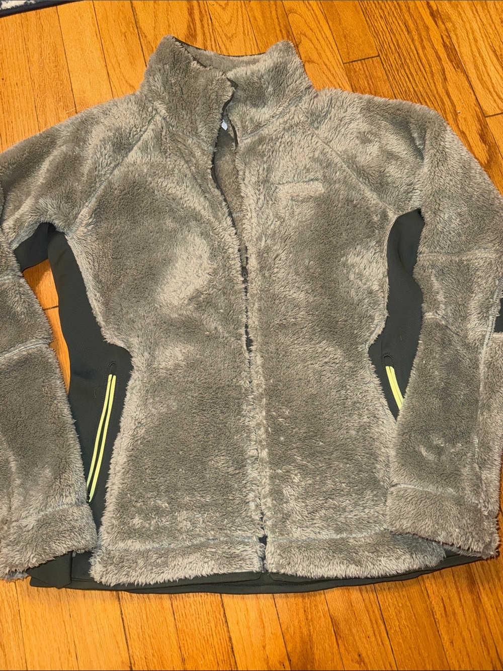 Columbia Women's Plush Fleece Jacket with Dark Side Panels